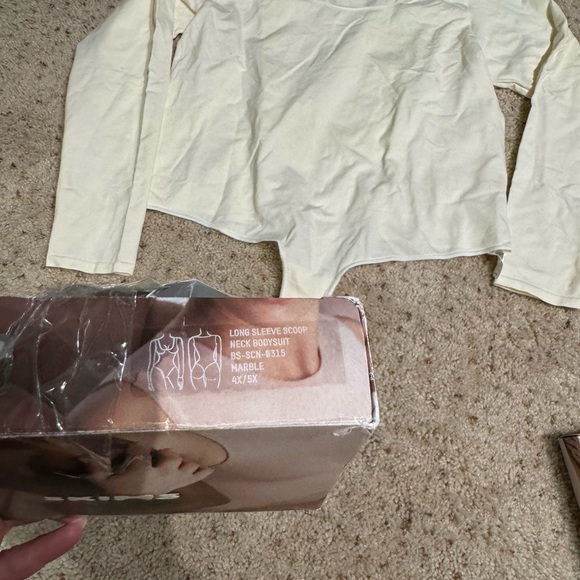 Skims ESSENTIAL LONG SLEEVE SCOOP NECK BODYSUIT in Marble New in Box - Picture 4 of 6